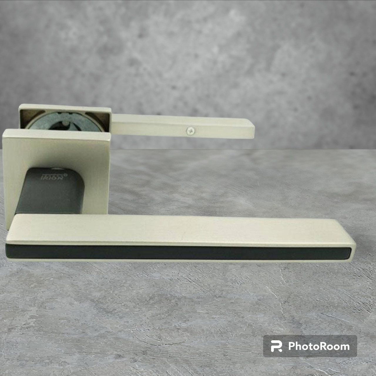 Ручка на квадратній розетки Trion ЦАМ MERCURY color1