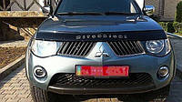 Дефлектор капота (мухобойка) Mitsubishi L200 с 2007 г. в.