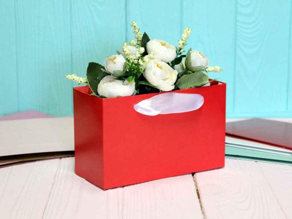Коробка для квітів 16*10*7см Червона ТМ УПАКОВКИН
