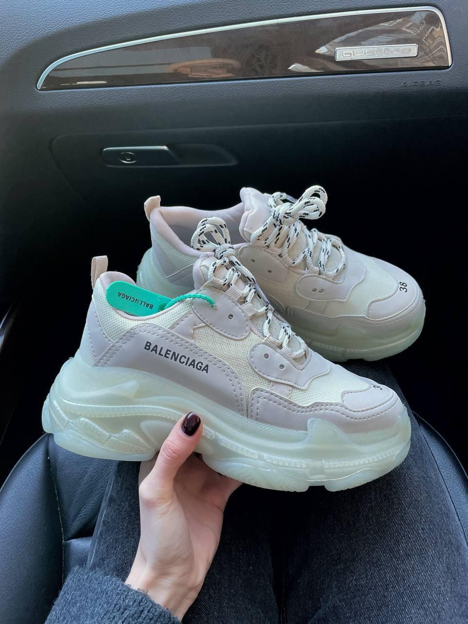 Стильні жіночі кросовки Balenciaga Triple S Beige. Демісезонне жіноче взуття Баленсіага Тріпл