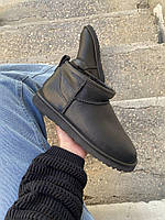 Уги жіночі UGG Ultra Mini Black Leather чорні мінікороткі натуральна шкіра на хутрі стильні