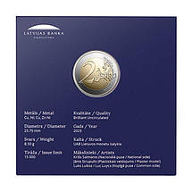 Монета номіналом 2 євро 2023 «Слава Україні» Латвія “SLAVA UKRAINA!!” в подарунковій упаковці, фото 2