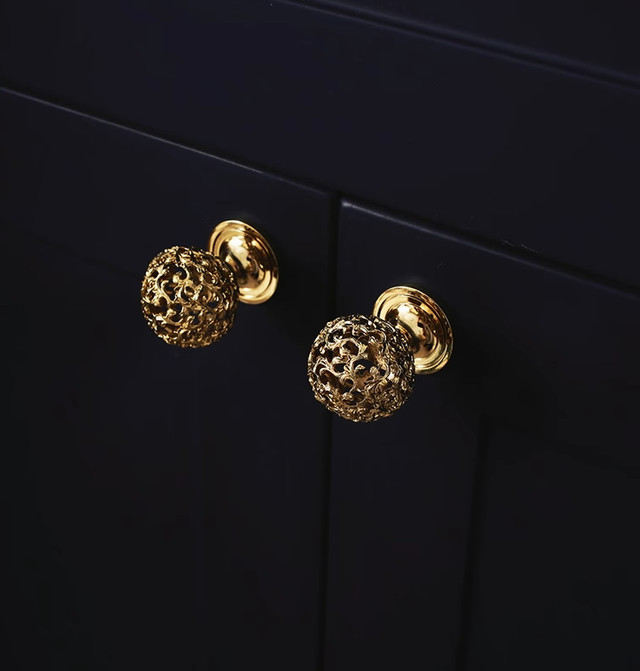 Ажурна латунна ручка кнопка для кухні