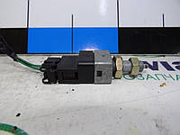 Датчик стопов (лягушка) Hyundai SANTA FE 1 2001-2006 (Хюндай Санта Фе), 9381022100 (БУ-250533)