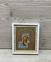 Ікона Богородиця Казанська в білому дерев’яному кіоті під склом