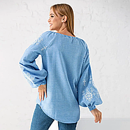 Жіноча вишиванка "Зірка", блакитна блузка джинс з білою вишивкою, фото 6