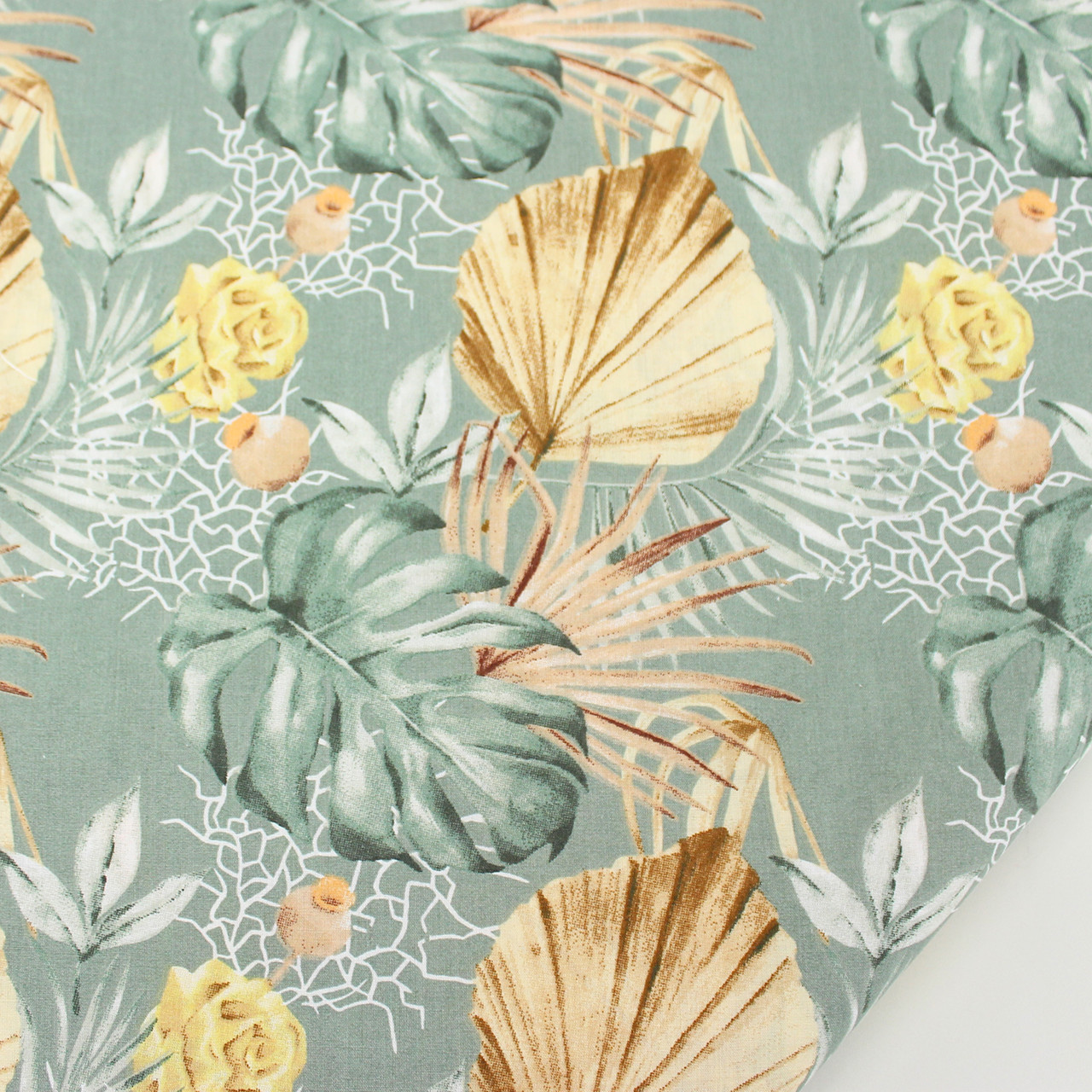 Бязь "Монстера з жовтими трояндами та листям пальм" на брудно-м'ятному тлі №3053, фото 1