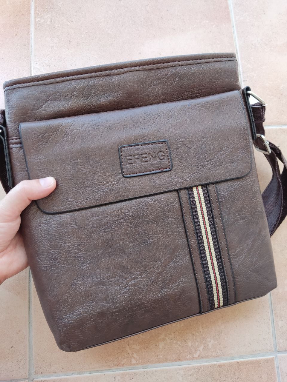 СУМКА МУЖНА ЧЕРЕЗ ПЛЕЧЕ КОРІЧНЕВА EFFENG 23Х26 СМ З ЕККОЖИ, фото 1