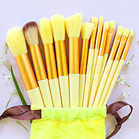 Набір пензликів для нанесення макіяжу - 13 штук - в сумочці - yellow