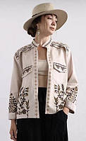 Вышиванка-пиджак женская бежевого цвета с оригинальной вышивкой.