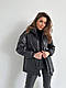 Жіноча куртка стібка з затяжкою на поясі стьобана курточка демісезонна на підкладі з капюшоном і поясом, фото 4