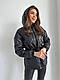 Жіноча куртка стібка з затяжкою на поясі стьобана курточка демісезонна на підкладі з капюшоном і поясом, фото 6