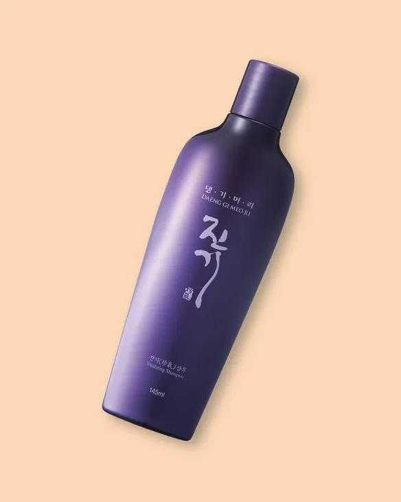 Регенерирующий шампунь Daeng Gi Meo Ri Vitalizing Shampoo оригинал 145мл - фото 1 - id-p1951426027