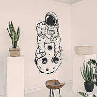 Трафарет космонавт на стену в детскую комнату, гостиную, спальню, прихожую 150 х 85 см одноразовый из