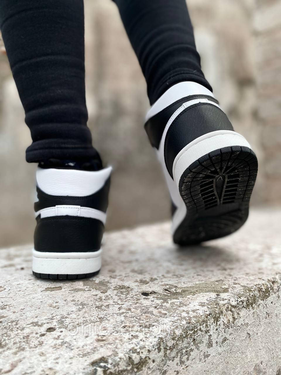 Nike Air Jordan Retro Mid White Black хорошее качество кроссовки и кеды хорошее качество Размер 36 - фото 1 - id-p1951512052
