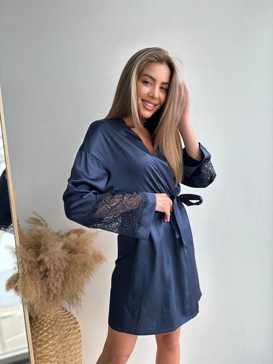 Халат короткий з шовку Армані Christel 132 довгий рукав з мереживом, синій S/M