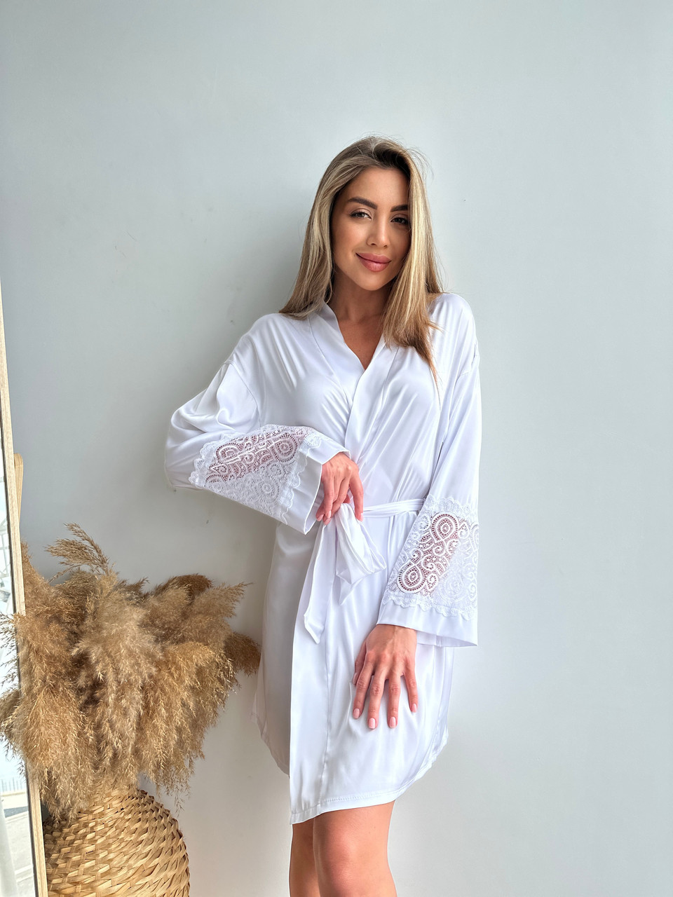 Халат короткий з шовку Армані Christel 132 довгий рукав з мереживом, білий S/M