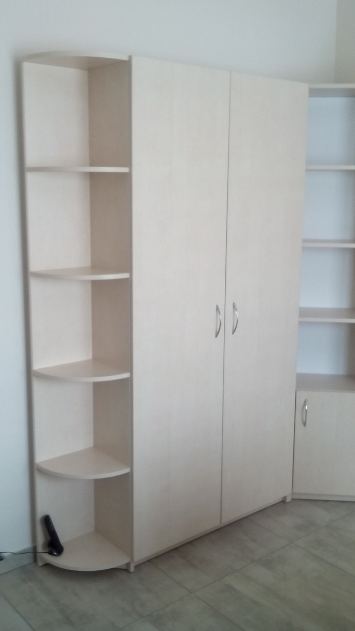 Шафа у передпокій 