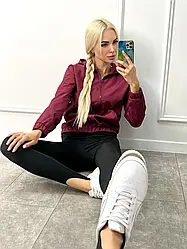 Жіноча осіння тонка куртка вітровка з капюшоном та кишенями без підкладки