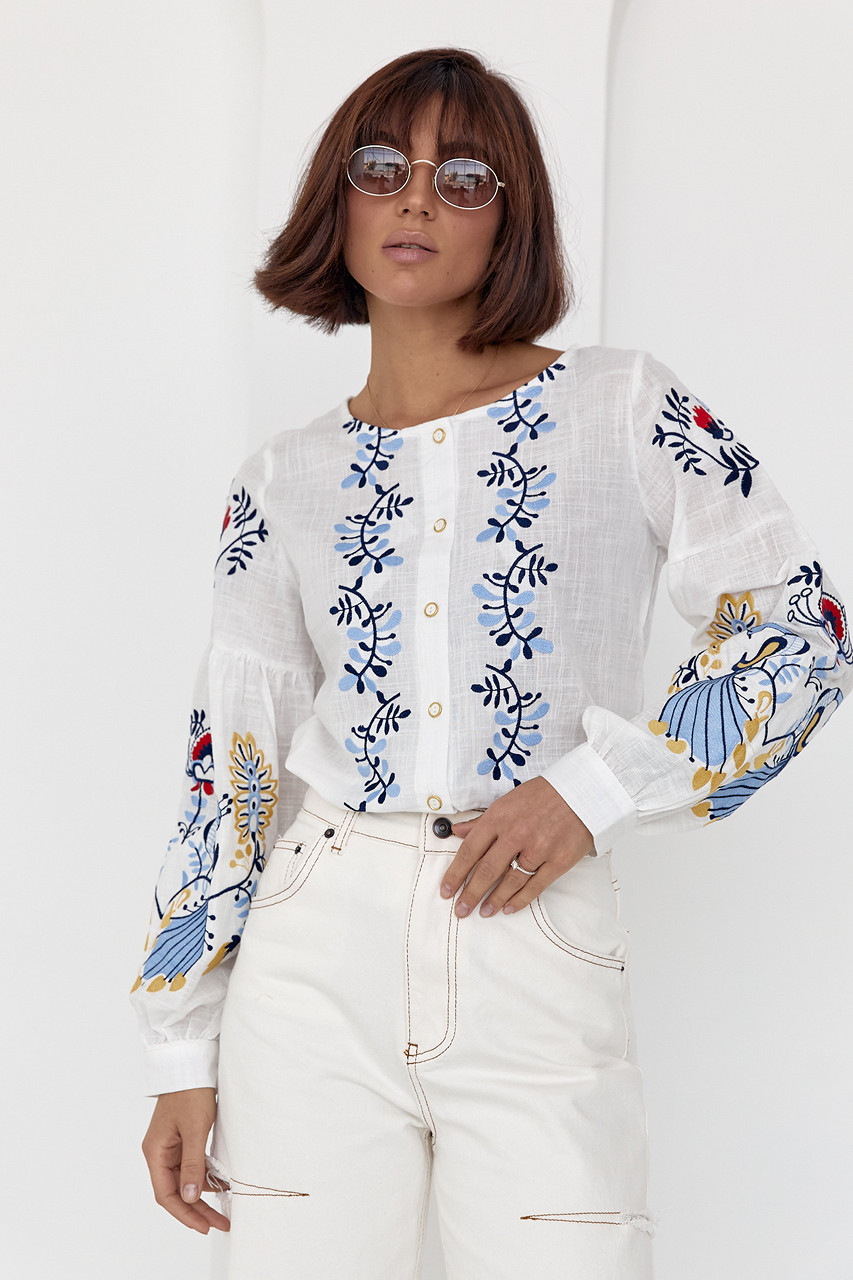 Вишиванка жіноча в етно стилі на ґудзиках