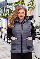 Жіноча демісезонна коротка батальна жилетка-безрукавка на синтепоні з кишенями (р.48-62). Арт-1361/45