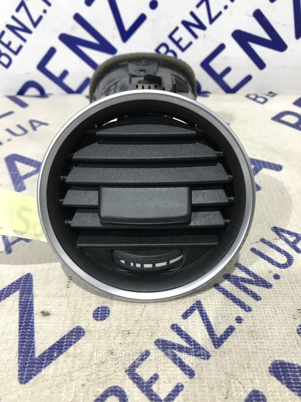 Повітряний дефлектор торпеди справа Mercedes W204, S204 A2048306254, A2048306654, фото 1