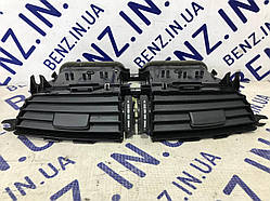 Повітряний дефлектор торпеди центральний Mercedes W204, S204 A2048306154