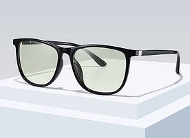 Окуляри для роботи за комп'ютером у чорній оправі з чохлом