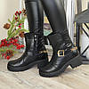 Черевики шкіряні на стійкому каблуці, декоровані ланцюгом і ремінцем, фото 4