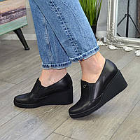 Туфли женские черные кожаные на невысокой танкетке. 40 размер