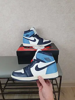 Чоловічі кросівки Nike Air Jordan 1 Retro сині з білим. Взуття чоловіче на осінь синя Найк Аїр Джордан Ретро 1