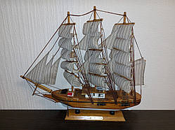 Сувенірна модель старовинного корабля