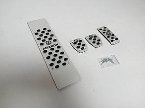 Накладки на педалі VW Amarok (механічна КПП)