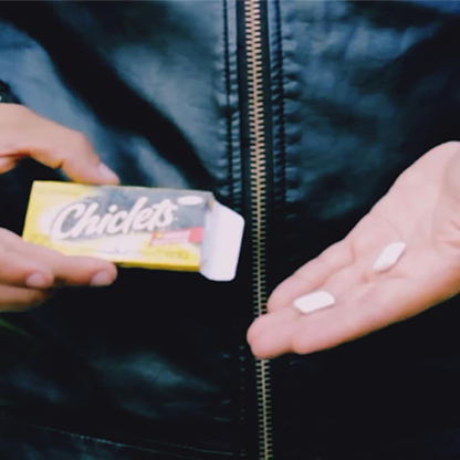 Реквізит для фокусів | Got Chiclets? (Gimmick and Online Instructions), фото 2