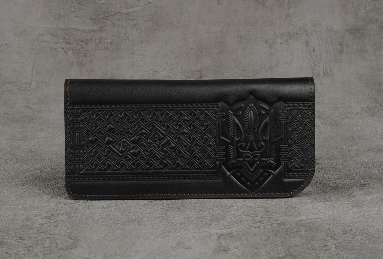 Гаманець із натуральної шкіри з тисненим орнаментом "Тризуб", ручна робота, чорного кольору, 20х10 см, фото 1
