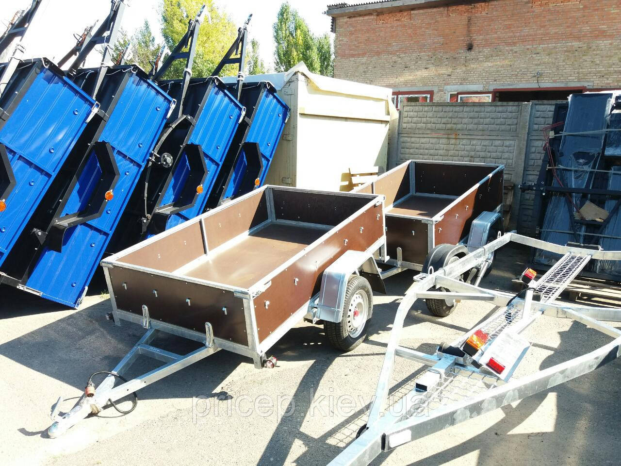Причіп бортовий односний 2,2 м х 1,3 м. Без гальм.