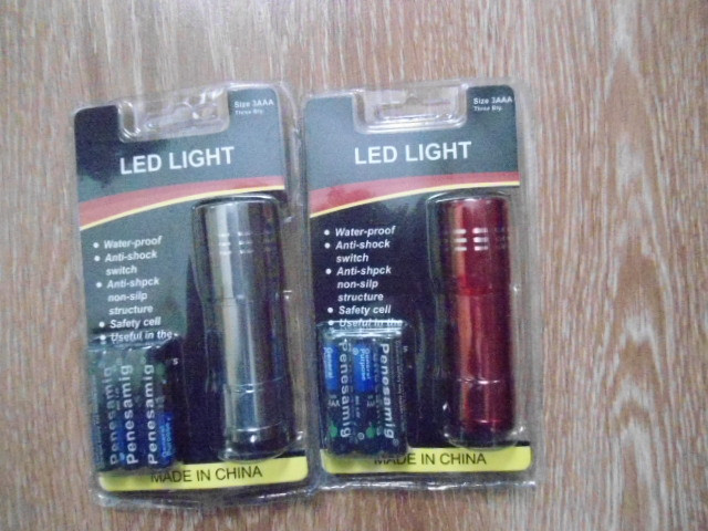 Кишеньковий ліхтар світлодіодний ліхтарик 9 LED з батарейками