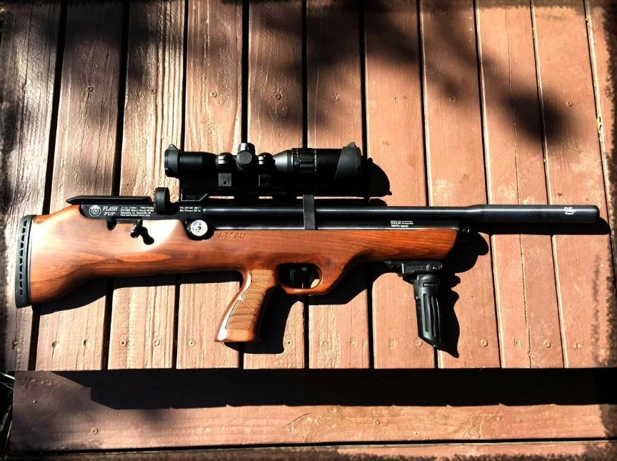 Пневматична  PCP гвинтівка Hatsan Flash-Pup SET (з насосом та оптикою 4х32)