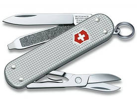 Швейцарский маленький нож Victorinox CLASSIC ALOX 06221.26 серебристый