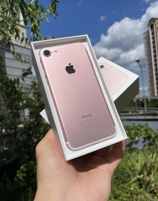 iPhone7ローズゴールド 本体　2台 iPhone7ローズゴールド 本体 2台 Apple iPhone 7 Unlocked 32GB