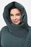 Подовжений жіночий пуховик Finn Flare FWB160135-530 Plus Size зелений XL, фото 6