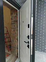 Двері для вулиці 