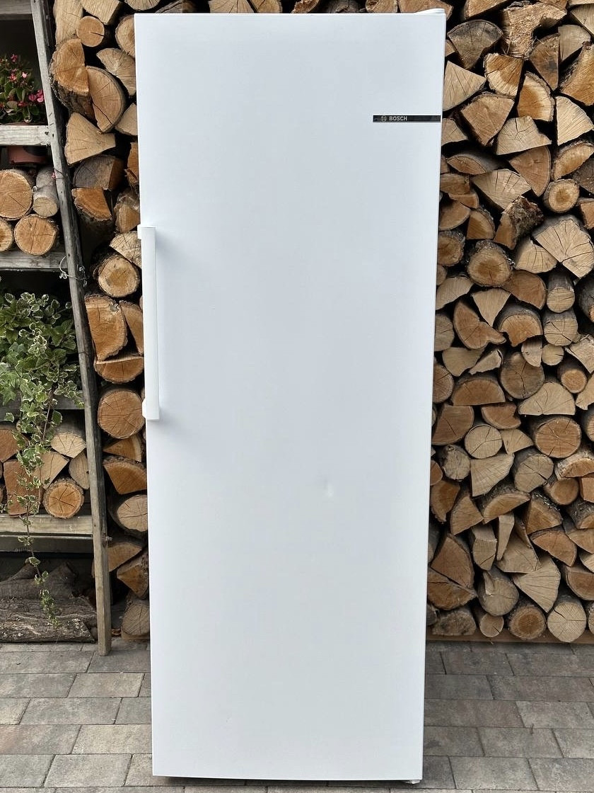 Морозильна камера Bosch GSN29UWEW, 200 л, 2023 г, б/у