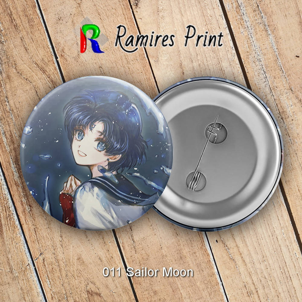

Значок Sailor Moon 011