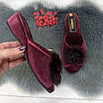 Капці домашні жіночі Inblu на танкетці з хутряним помпоном бордові 2713-2, фото 5