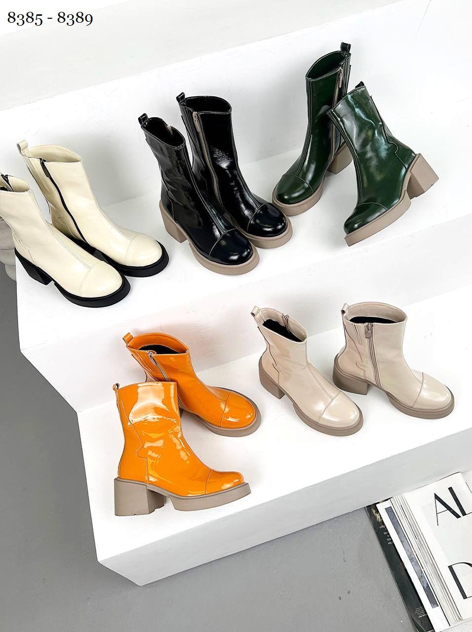 Жіночі лакові черевики ботильйони із закругленим носком на стійкому підборі, фото 1