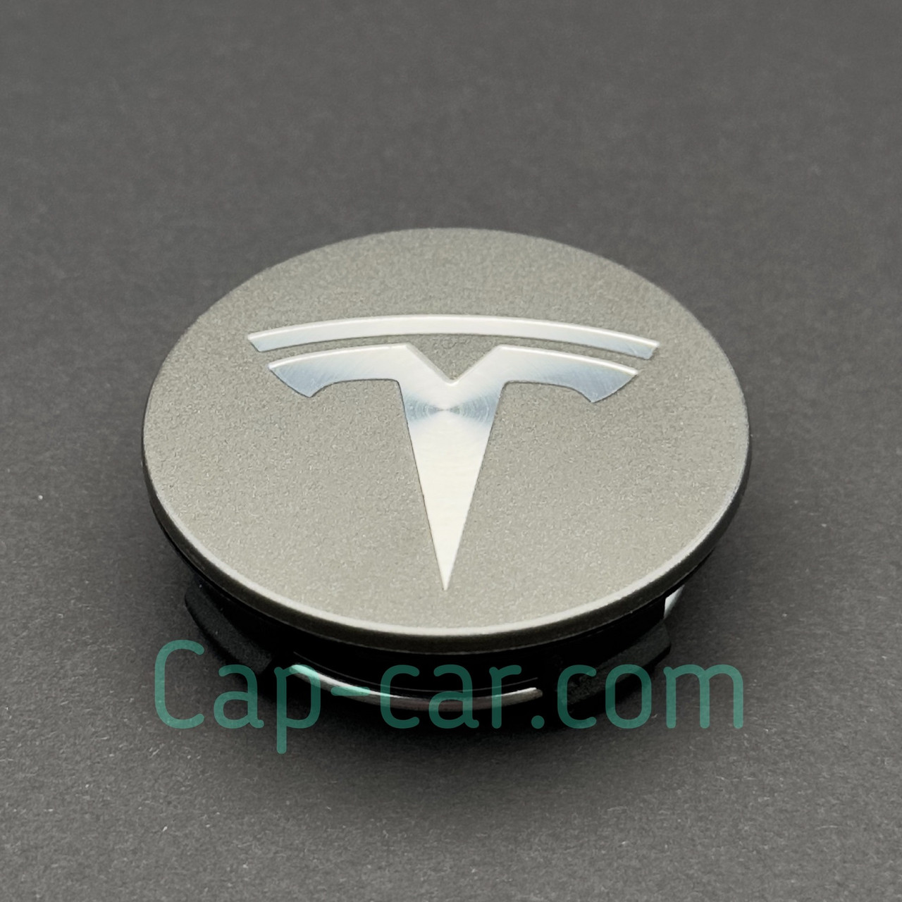 Ковпачок, заглушка для колісного диска Тесла. Tesla, графітовий з хромованим логотипом. 57 мм.