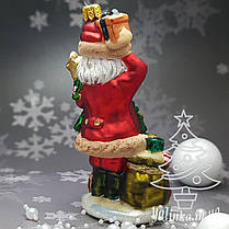 Скляна ялинкова іграшка Санта с елкой и подарками Komozja Family Santa Claus, фото 3
