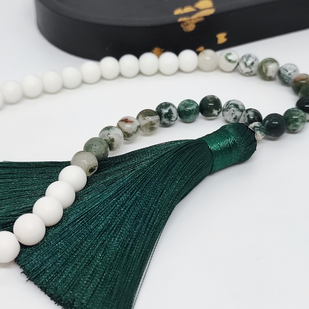 Чотки із натурального каміння моховий агат і білий агат матовий на 50 бусин, фото 1