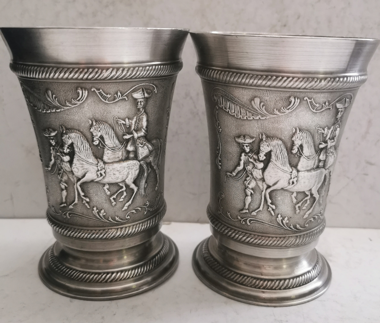 Олов'яний винний келих Всадник